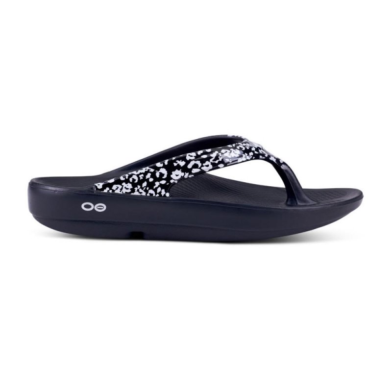 OOFOS Women's OOlala Limited Sandal - Black & White Leopard