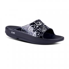 OOFOS Women's OOahh Luxe Slide Sandal - Black Bandana