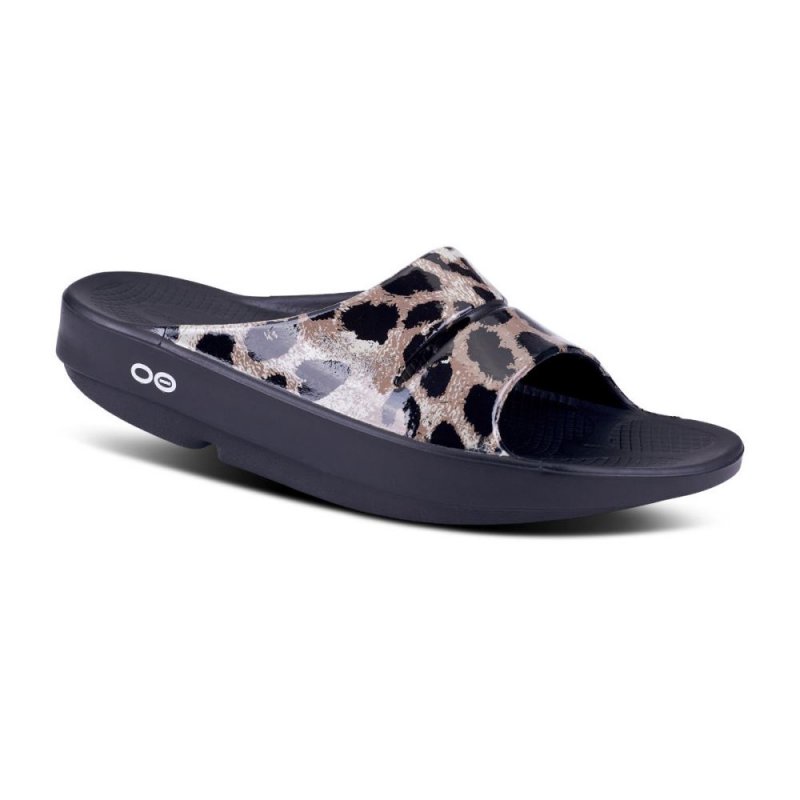 OOFOS Women's OOahh Luxe Slide Sandal - Cheetah