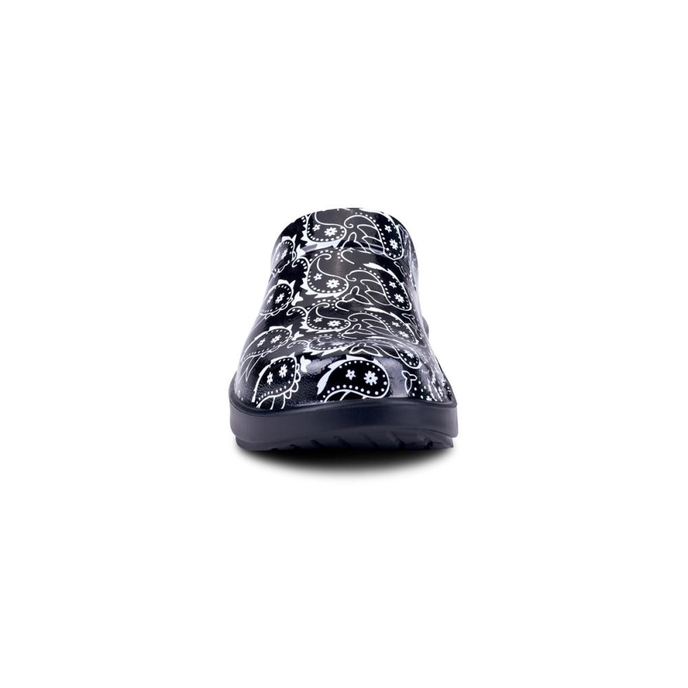OOFOS Women's OOcloog Limited Edition Clog - Black Bandana