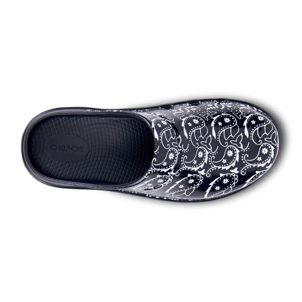 OOFOS Women's OOcloog Limited Edition Clog - Black Bandana