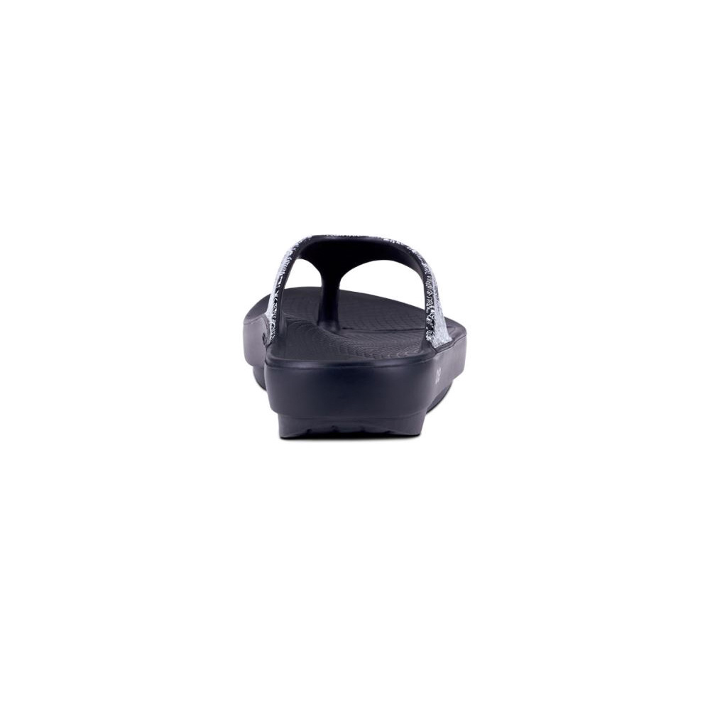 OOFOS Women's OOlala Limited Sandal - Black Bandana