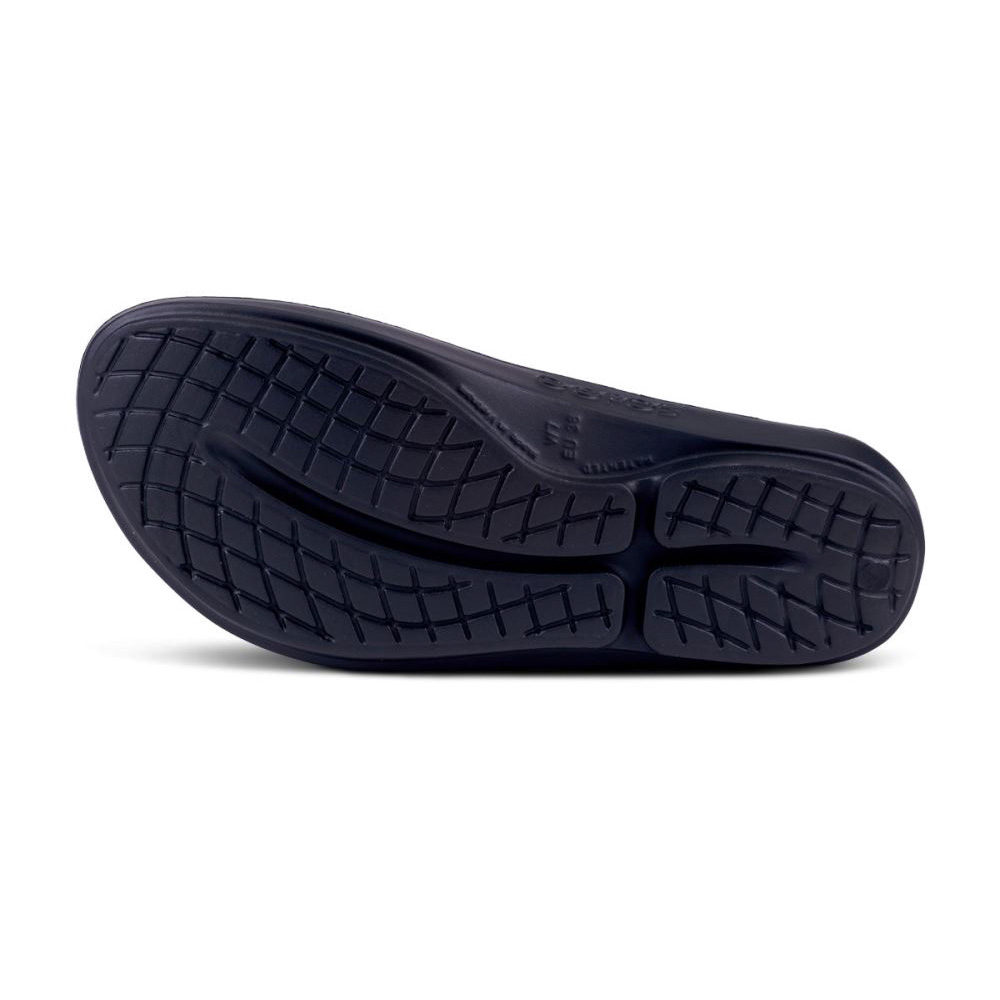 OOFOS Women's OOlala Limited Sandal - Black Bandana