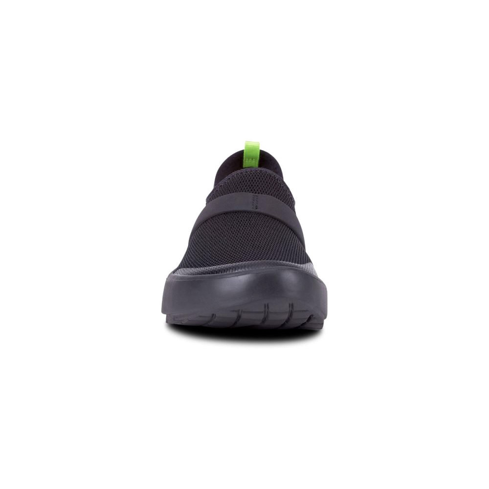 OOFOS Women's OOmg Low Shoe - Black