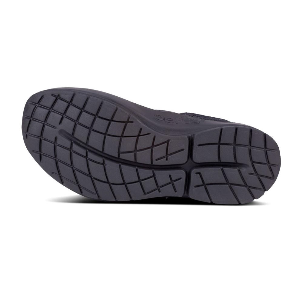 OOFOS Women's OOmg Low Shoe - Black