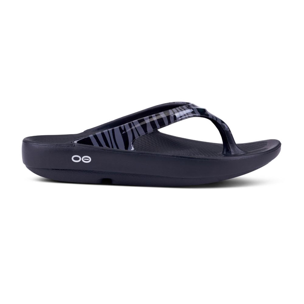 OOFOS Women's OOlala Limited Sandal - Gray Zebra