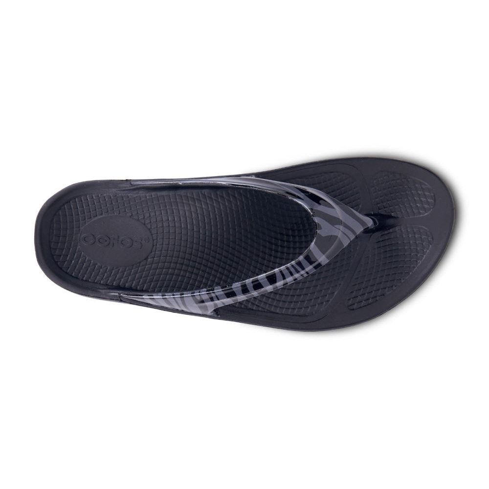 OOFOS Women's OOlala Limited Sandal - Gray Zebra