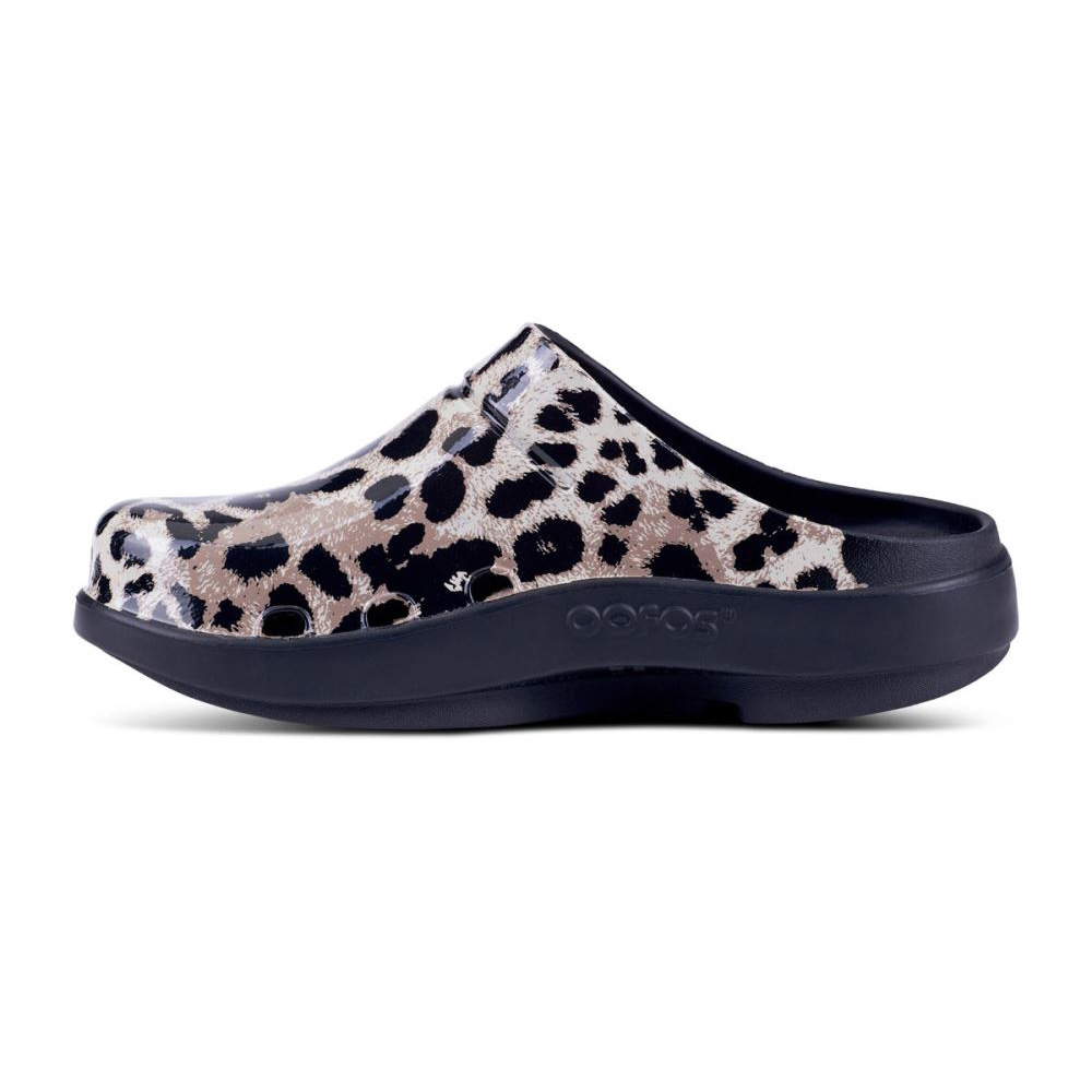 OOFOS Women's OOcloog Limited Edition Clog - Cheetah