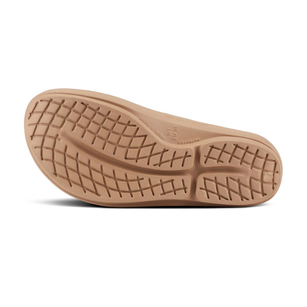 OOFOS Women's OOlala Sandal - Taupe