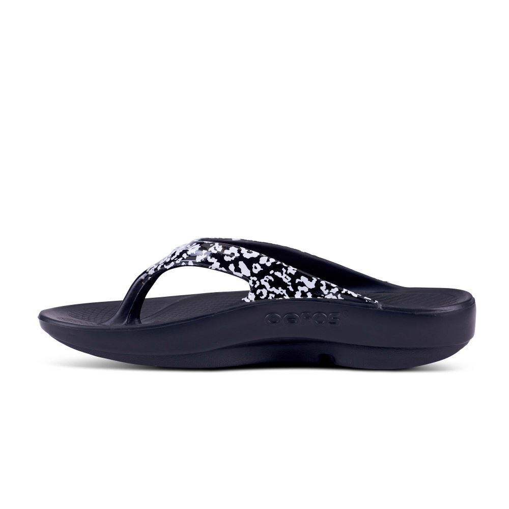 OOFOS Women's OOlala Limited Sandal - Black & White Leopard