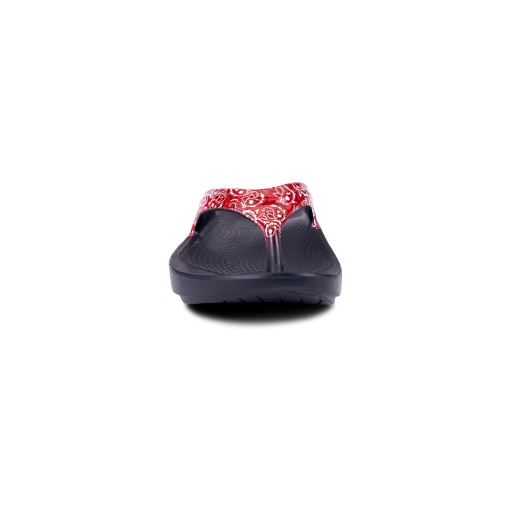 OOFOS Women's OOlala Limited Sandal - Red Bandana