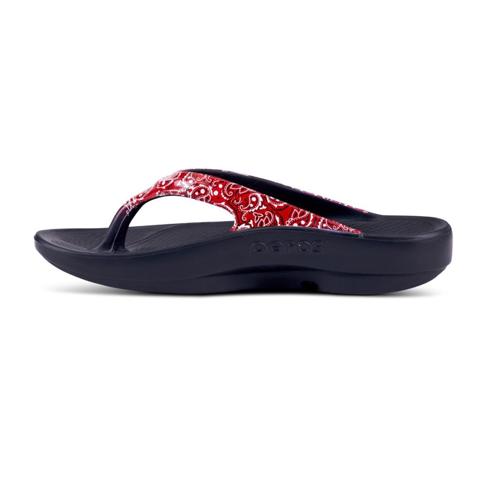 OOFOS Women's OOlala Limited Sandal - Red Bandana