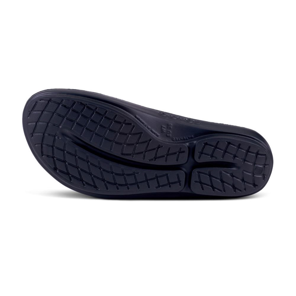 OOFOS Women's OOlala Limited Sandal - Red Bandana