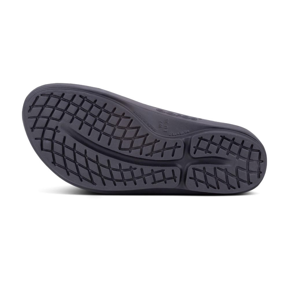OOFOS Women's OOlala Luxe Sandal - Platinum Sparkle