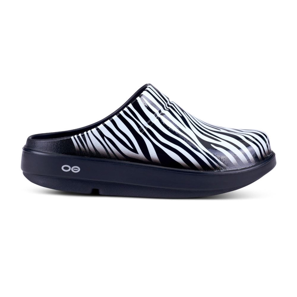 OOFOS Women's OOcloog Limited Edition Clog - Zebra