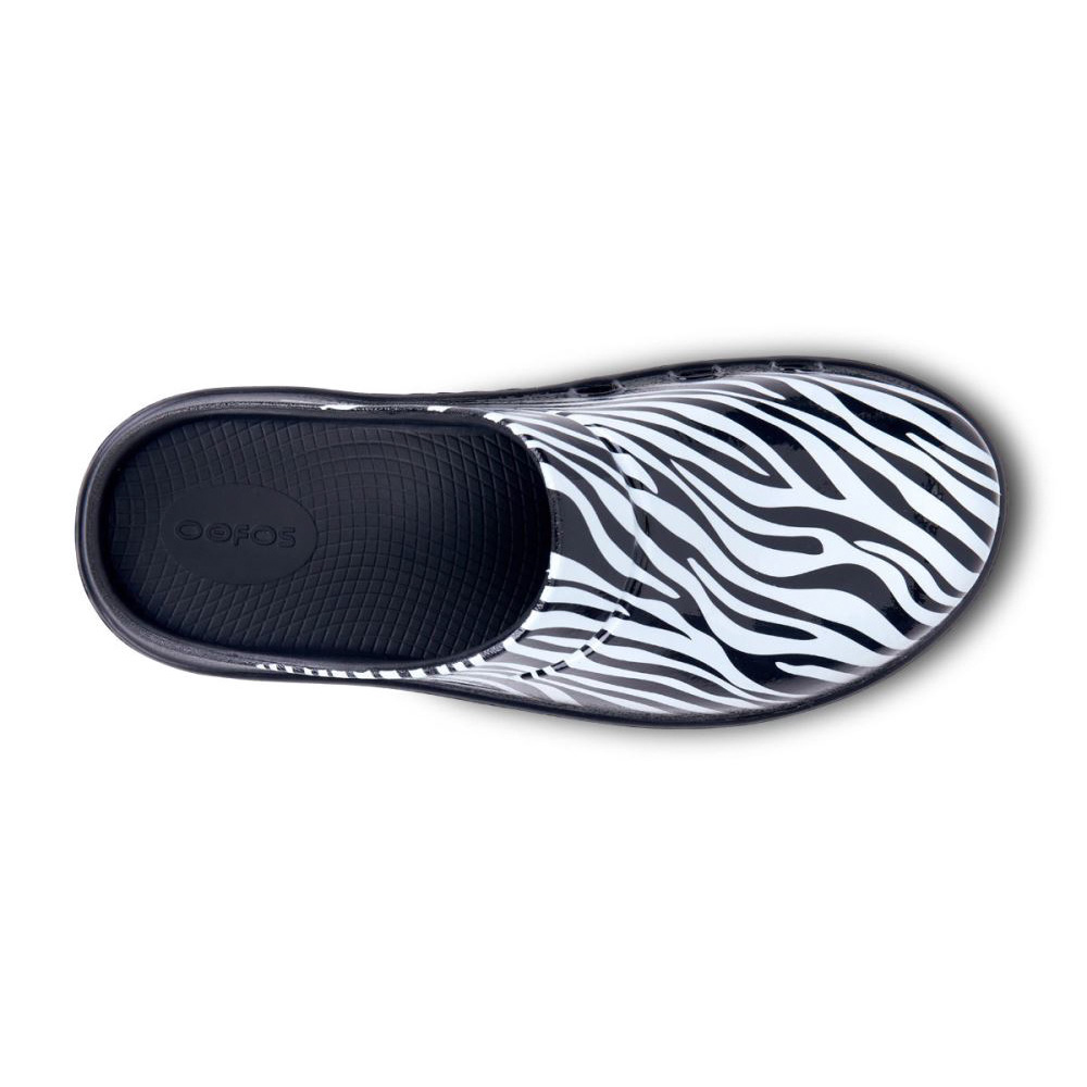 OOFOS Women's OOcloog Limited Edition Clog - Zebra