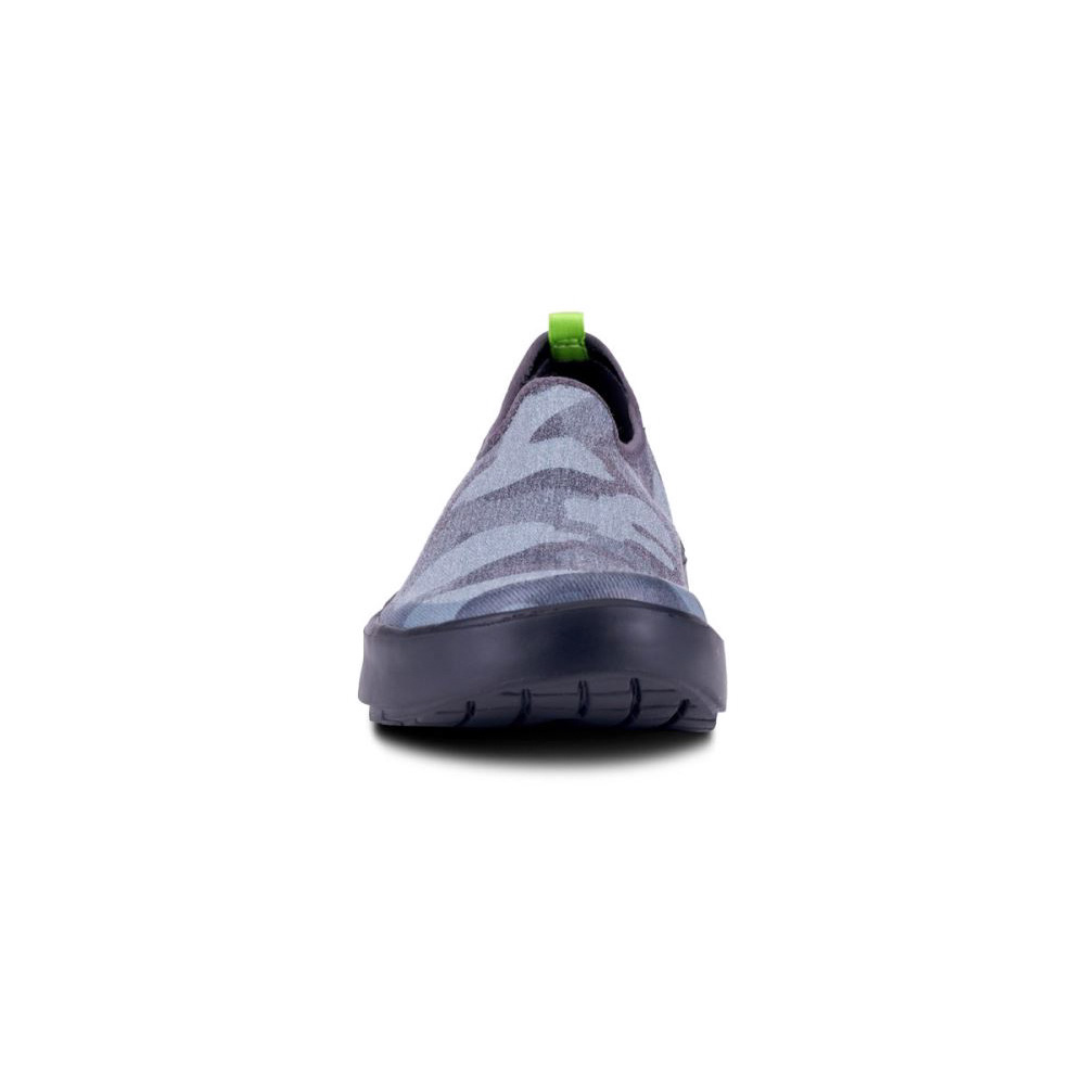 OOFOS Women's OOmg eeZee Low Shoe - Black Camo