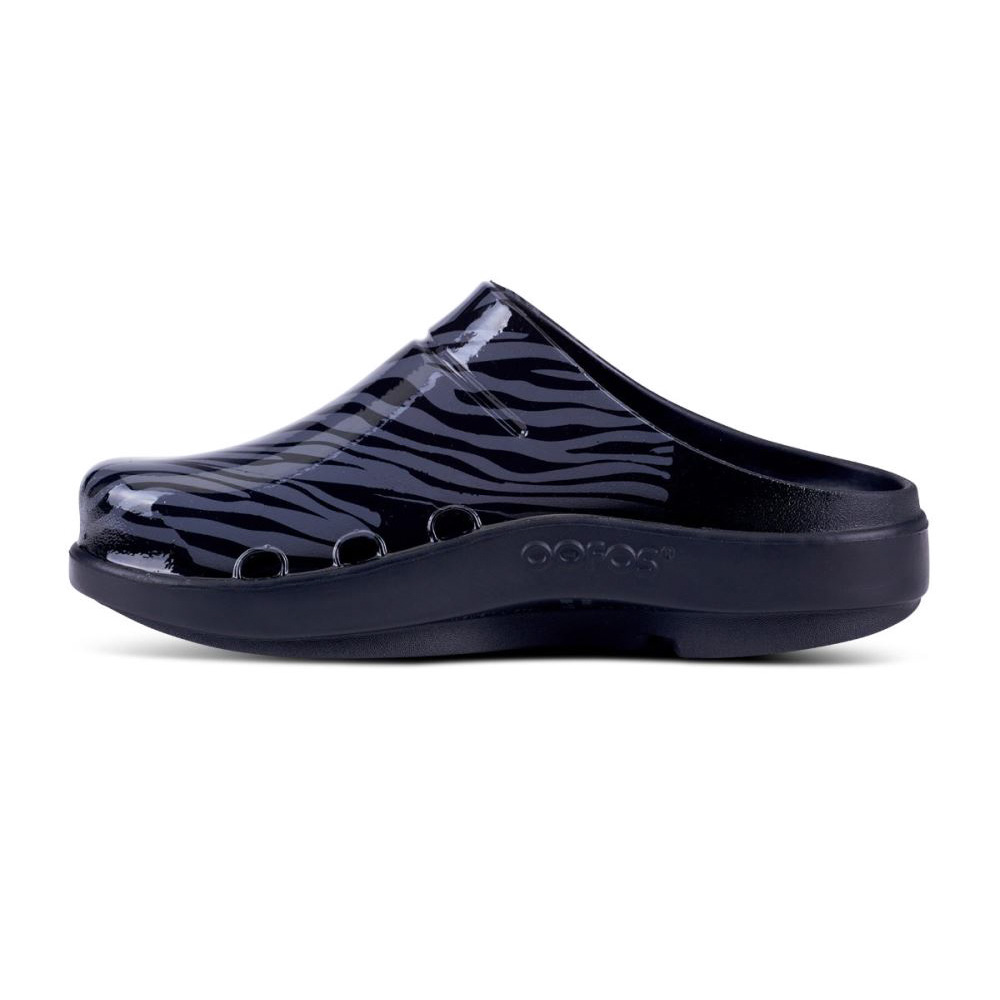OOFOS Women's OOcloog Limited Edition Clog - Gray Zebra