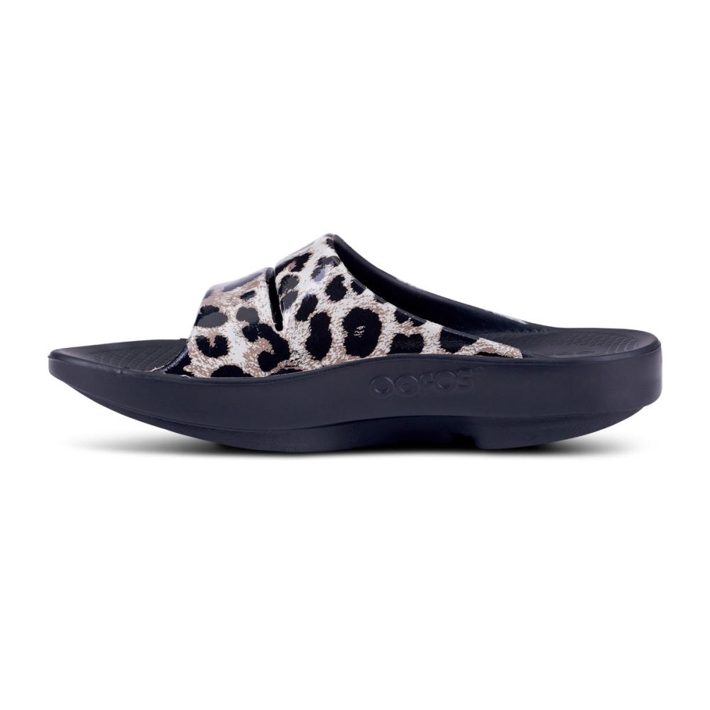 OOFOS Women's OOahh Luxe Slide Sandal - Cheetah
