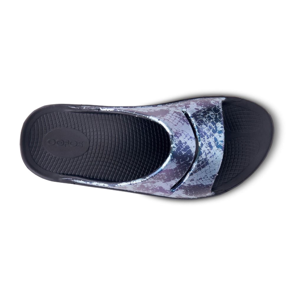 OOFOS Women's OOahh Luxe Slide Sandal - Metallic Blue Snake