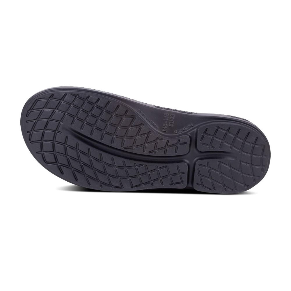 OOFOS Women's OOcloog Clog - Black