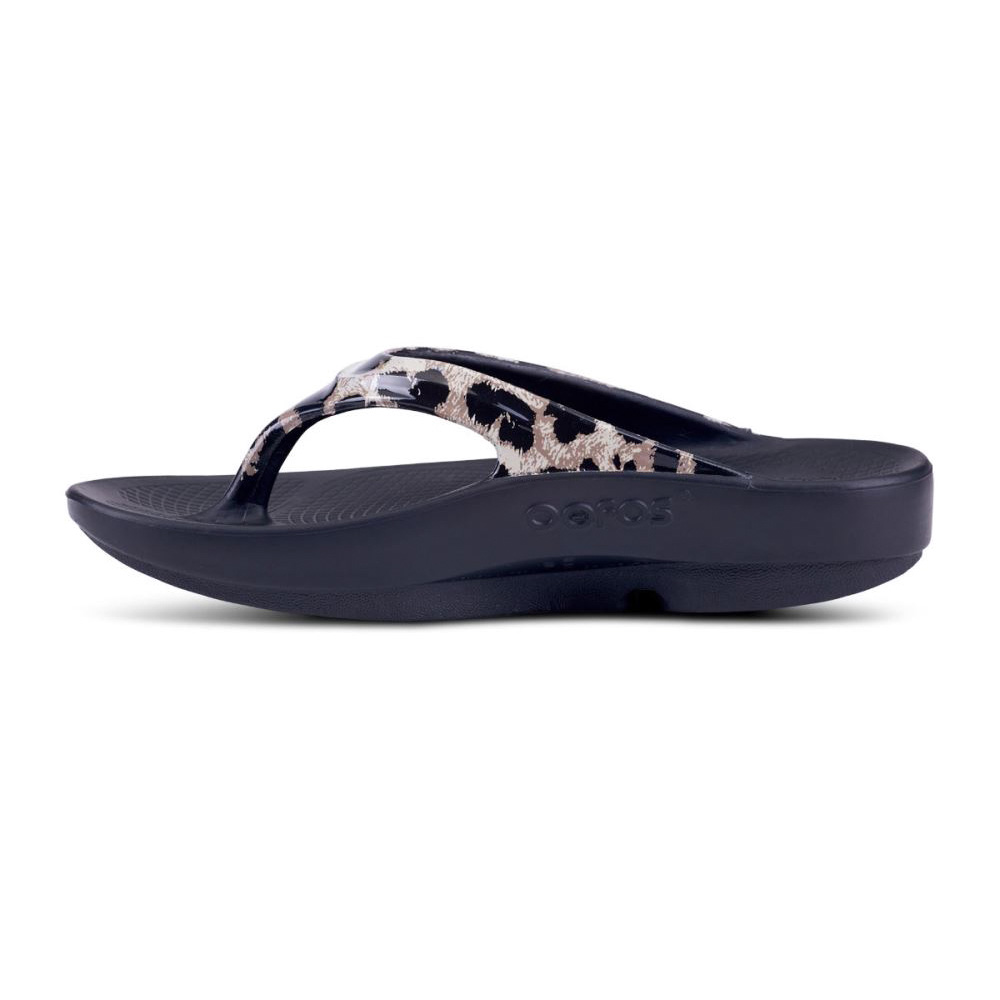 OOFOS Women's OOlala Limited Sandal - Cheetah
