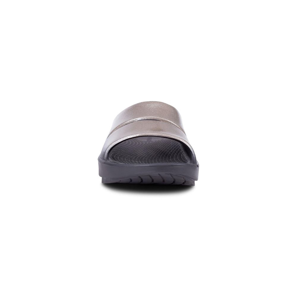 OOFOS Women's OOahh Luxe Slide Sandal - Latte