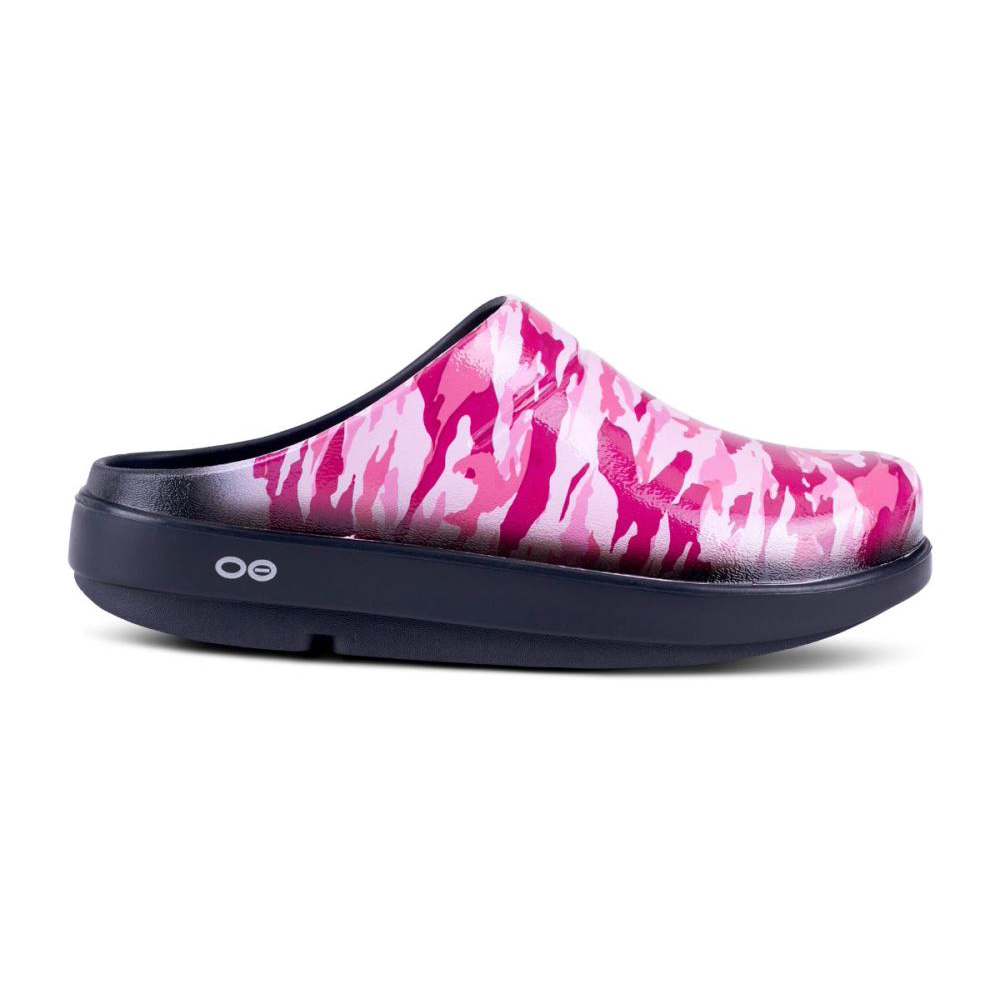 OOFOS Women's OOcloog Limited Edition Clog - Project Pink Camo
