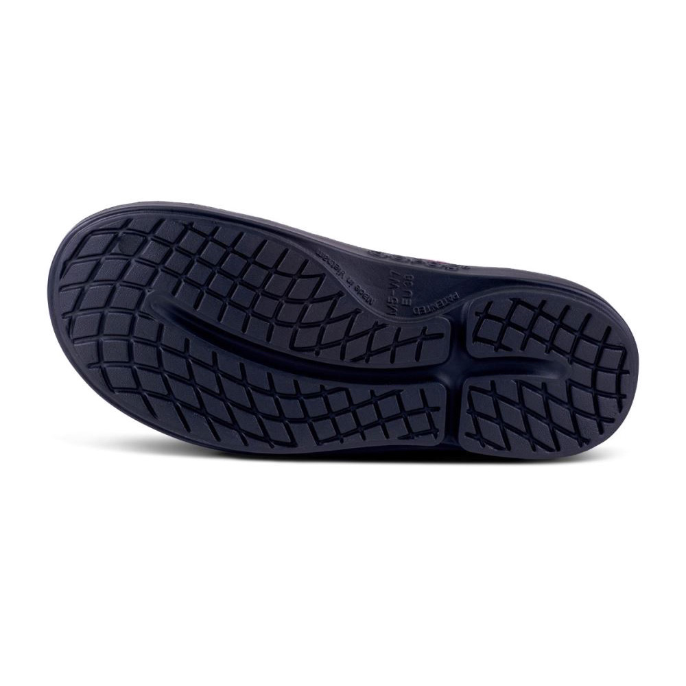 OOFOS Women's OOcloog Limited Edition Clog - Project Pink Camo