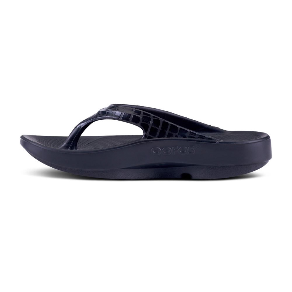 OOFOS Women's OOlala Limited Sandal - Black Gator