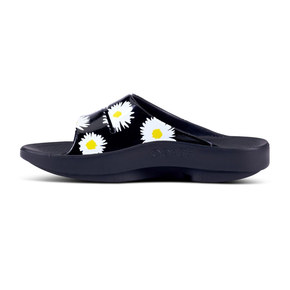 OOFOS Women's OOahh Luxe Slide Sandal - Daisy