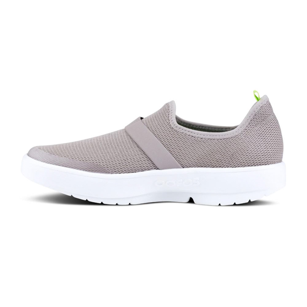 OOFOS Women's OOmg Low Shoe - White Gray